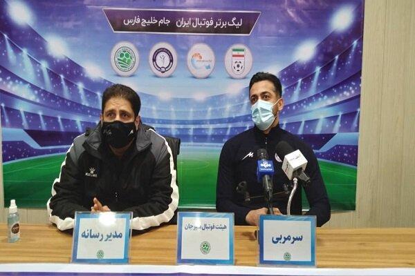 برخی داورها با قلعه نویی مشکل دارند برخی داورها با قلعه نویی مشکل دارند