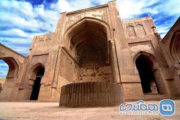 آغاز عملیات بازسازی و ساماندهی حریم مسجد جامع تاریخی فرومد
